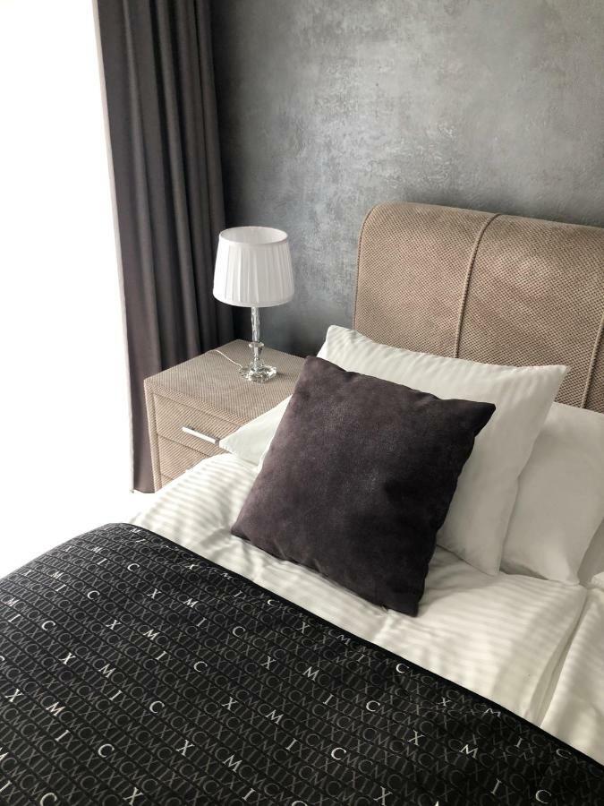 Luxury Apartment With Private Garden Praga Zewnętrze zdjęcie